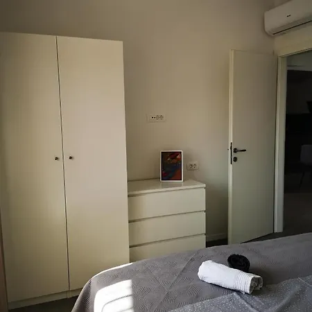Jbl Apartment